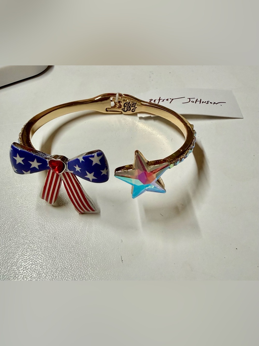 🇺🇸Betsey Johnson Gold Bangle with Patriotic Enamel Bow & Iridescent Star